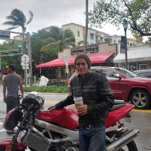 Meet your Posher, Raymond